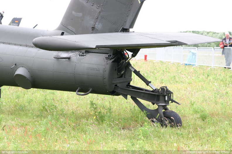 ds_apache_ah-64d_08.jpg